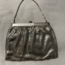VINTAGE WHITING DAVIS PURSE SILVER TONE METAL MESH 7 1/2" X 5"