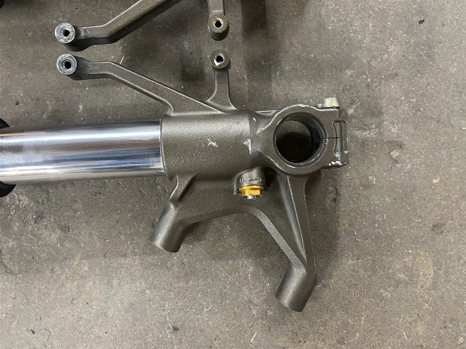 Horquillas de suspensión delantera izquierda derecha doradas Kawasaki Ninja ZX6R ZX636 05 2005 OEM Foto 3 de 4