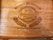 Wood Coin Display Box for 11 silver Eagles/Dollars in Capsules Protected.