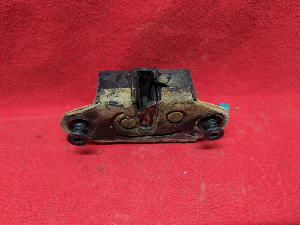 2001 2002 2003 2004 年克莱斯勒 PT Cruiser Liftgate Hatch Trunk Latch 执行器 — 第 3/4 张图片