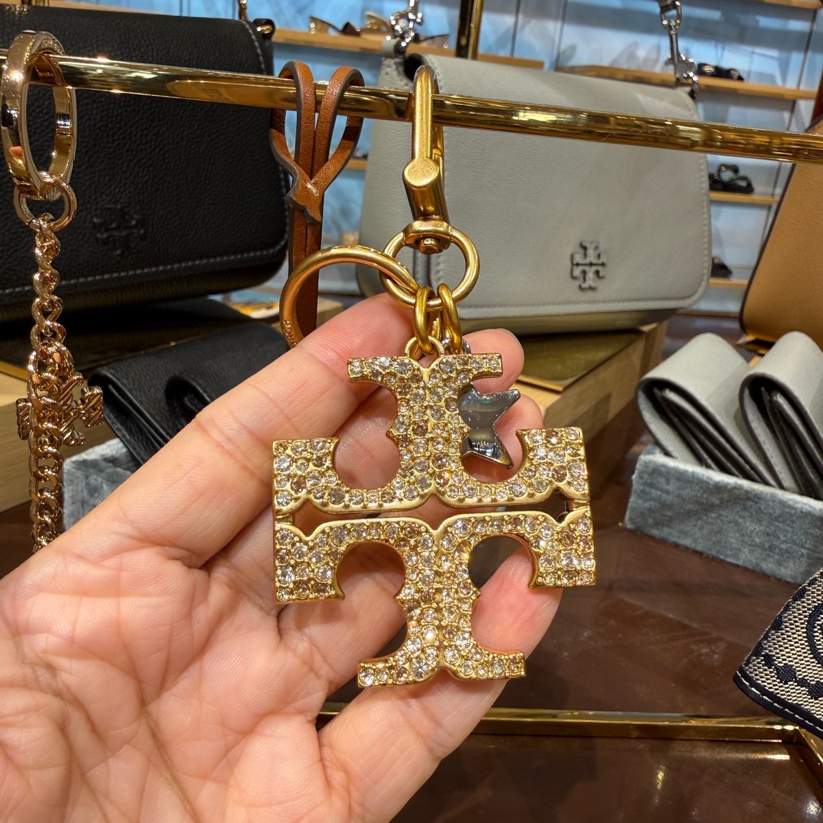 チャーム KIRA Tory Burch KIRA PAVÉ STAR LOGO KEY CHARM 162213 | eBay