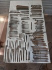 Lot de plus de 130 outils anciens de Menuisier, chignole, perceuse manuelle 