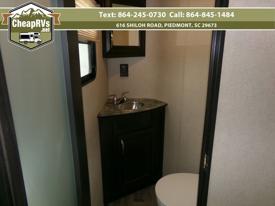 No Reserve Used Toy hauler 5th wheel camper trailer RV 3 slide 1.5 bath ...