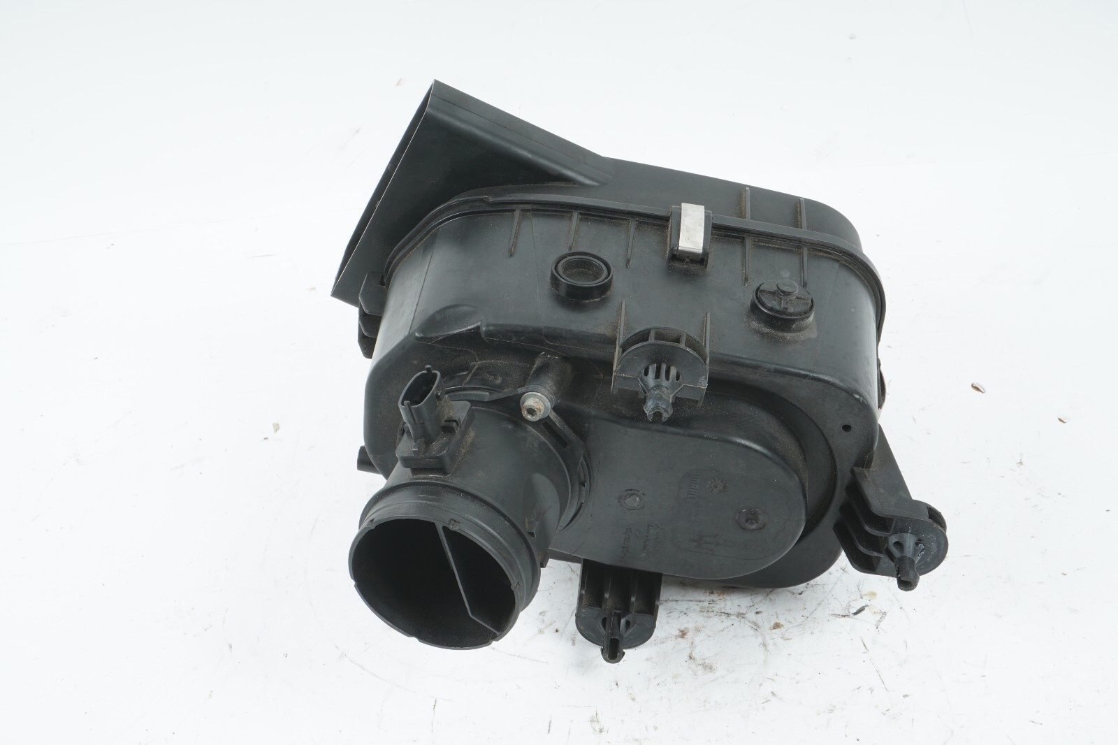 2014 - 2017 MASERATI QUATTROPORTE 3.0L LEFT DRIVER SIDE AIR CLEANER BOX OEM 51K