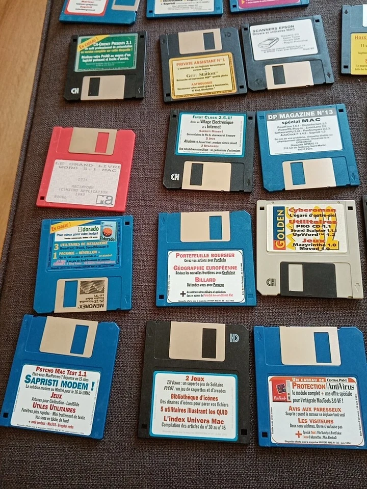 vintage lot 26 disquettes divers jeux ordinateur logiciels Apple macintosh mac - Photo 2/4