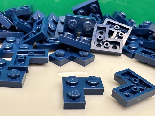 LEGO Plate 2 x 2 Corner 2420 From Volkswagen Beetle Set 10187, R2-D2, 35 Pieces - Picture 2 of 7