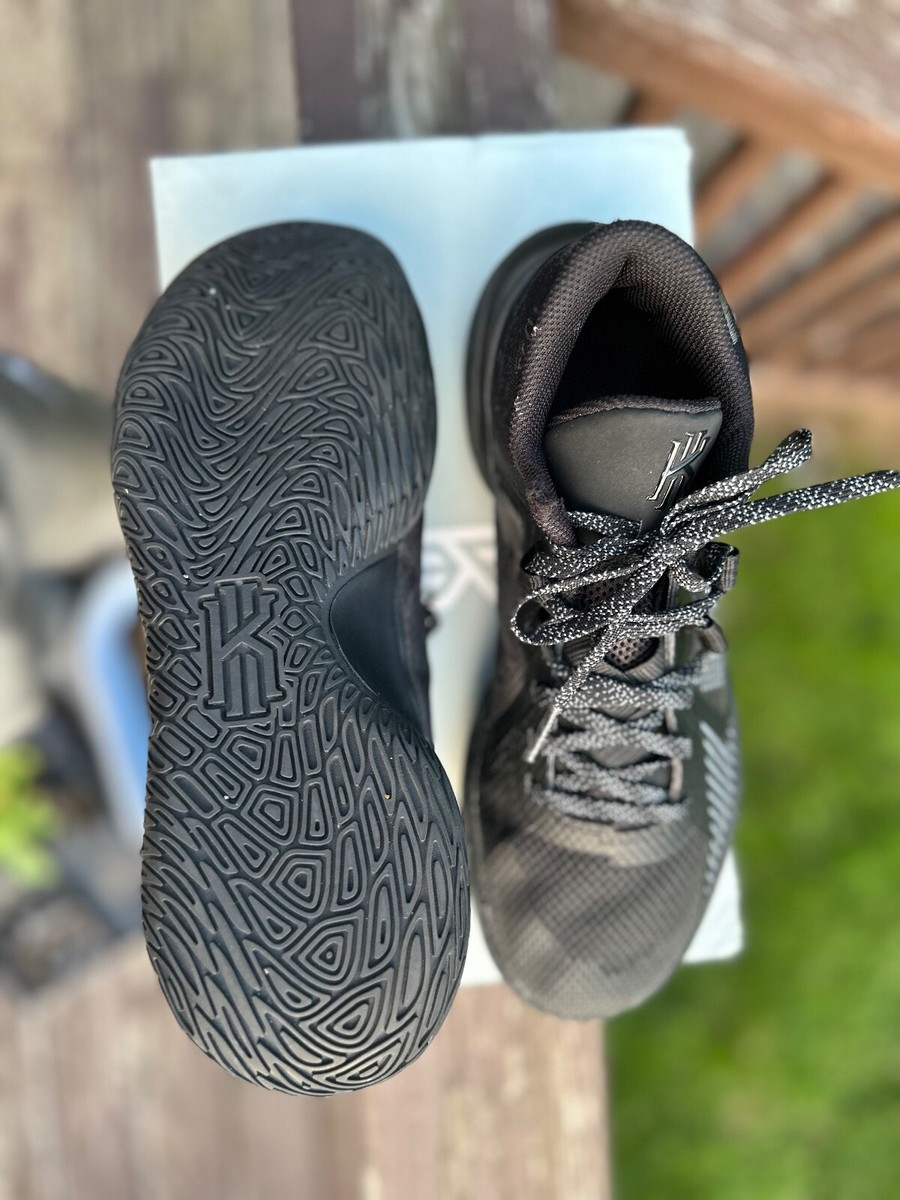 Nike Kyrie Flytrap 5 Low All Black Nearly New Condition with Box