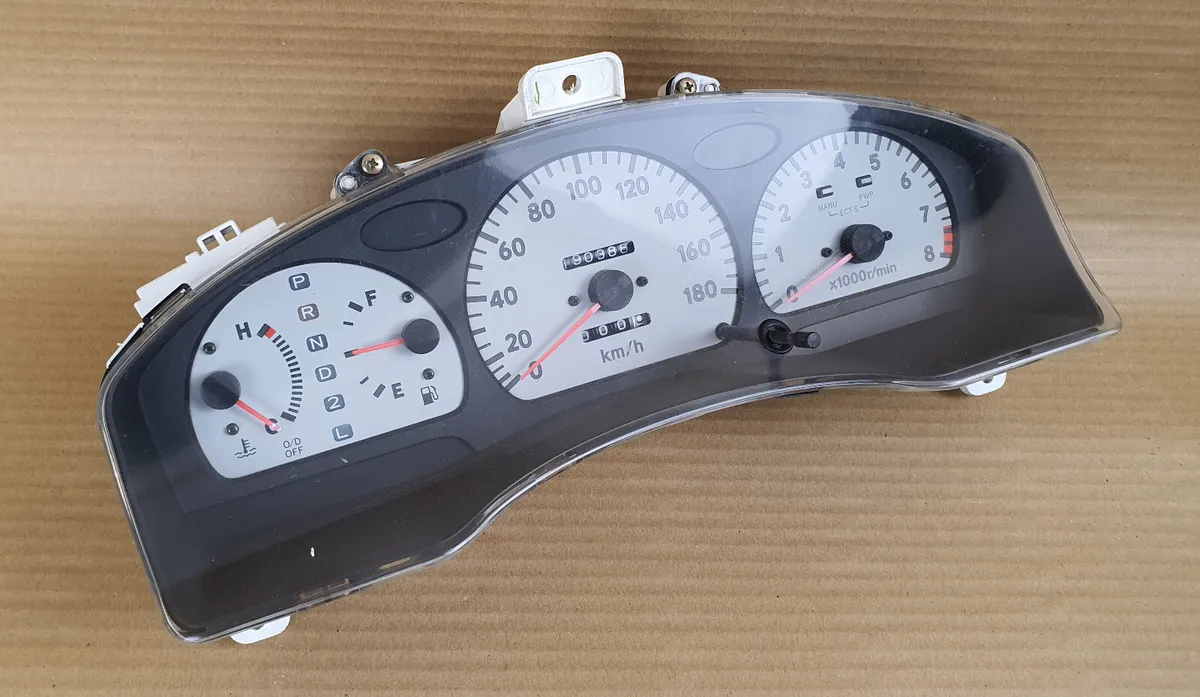 TOYOTA STARLET GLANZA V EP speedometer / Cluster 8rpm A/T oem