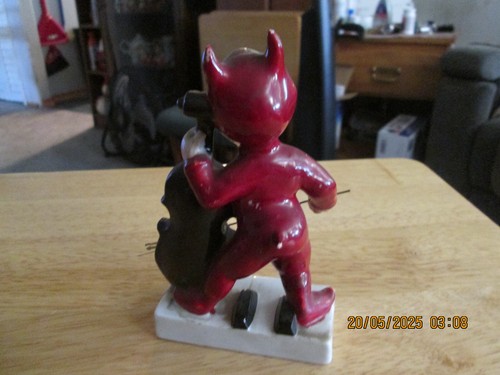 Vintage Two Large Red Devils With Instraments - Bild 5 von 14