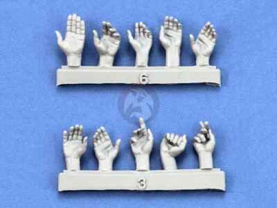 Royal Model 1/16 120mm Assorted Hands #1 (5 Left & 5 Right, different poses) 962