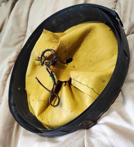 MILITARIA WWII FINNISH ARMY HELMET LINER & BAND Marked 58 D.R.P. Well Used