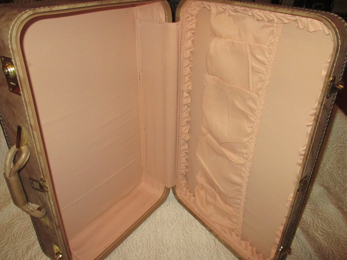 Vintage Fleetwood 3000 ALL LEATHER LUGGAGE 26