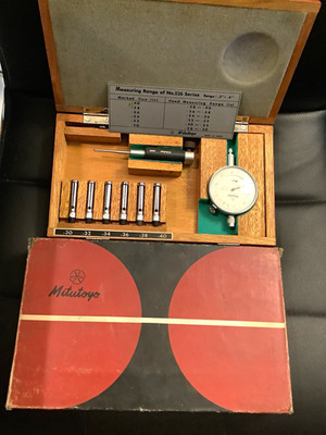 Mitutoyo 526 Dial Indicator Set with Attachments in Wooden Case