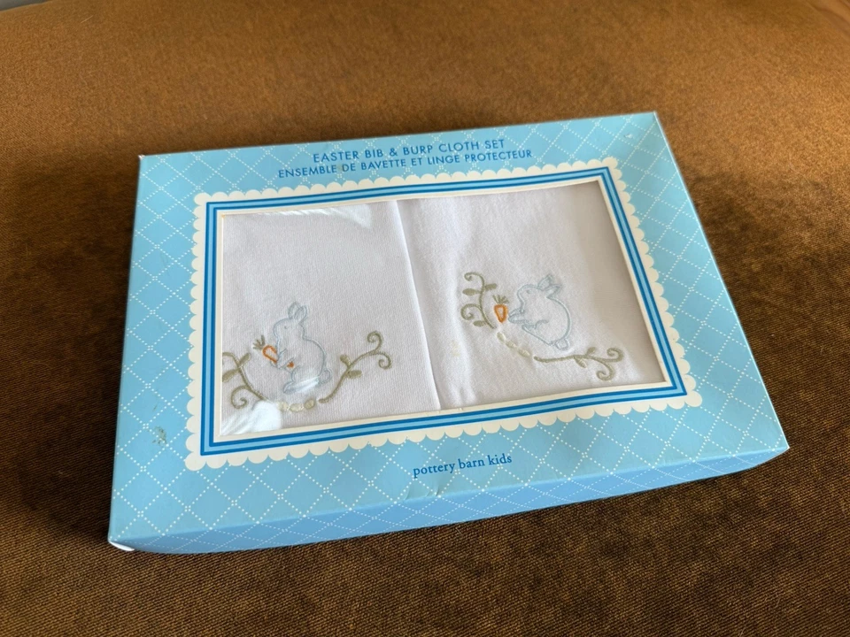 Juego de babero y tela para eructar Pottery Barn EASTER Bunny bordado 2 piezas. Set Regalo NUEVO Foto 2 de 4