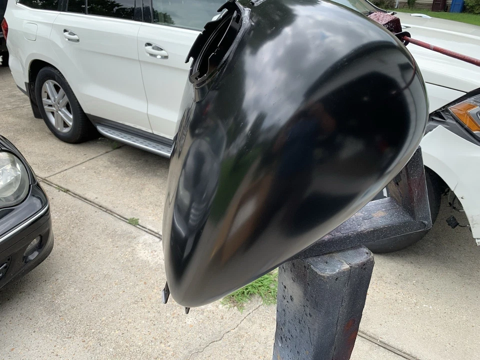 Harley-Davidson Touring 2008-2023 fabricante de equipos originales tanque de combustible de gasolina negro vivo 61356-08 Foto 2 de 4