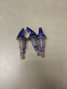 (1x) 1-1/2 oz. LIQUOR BOTTLE POUR SPOUT 3-Ball MEASURED Precision Posi Pourer 3
