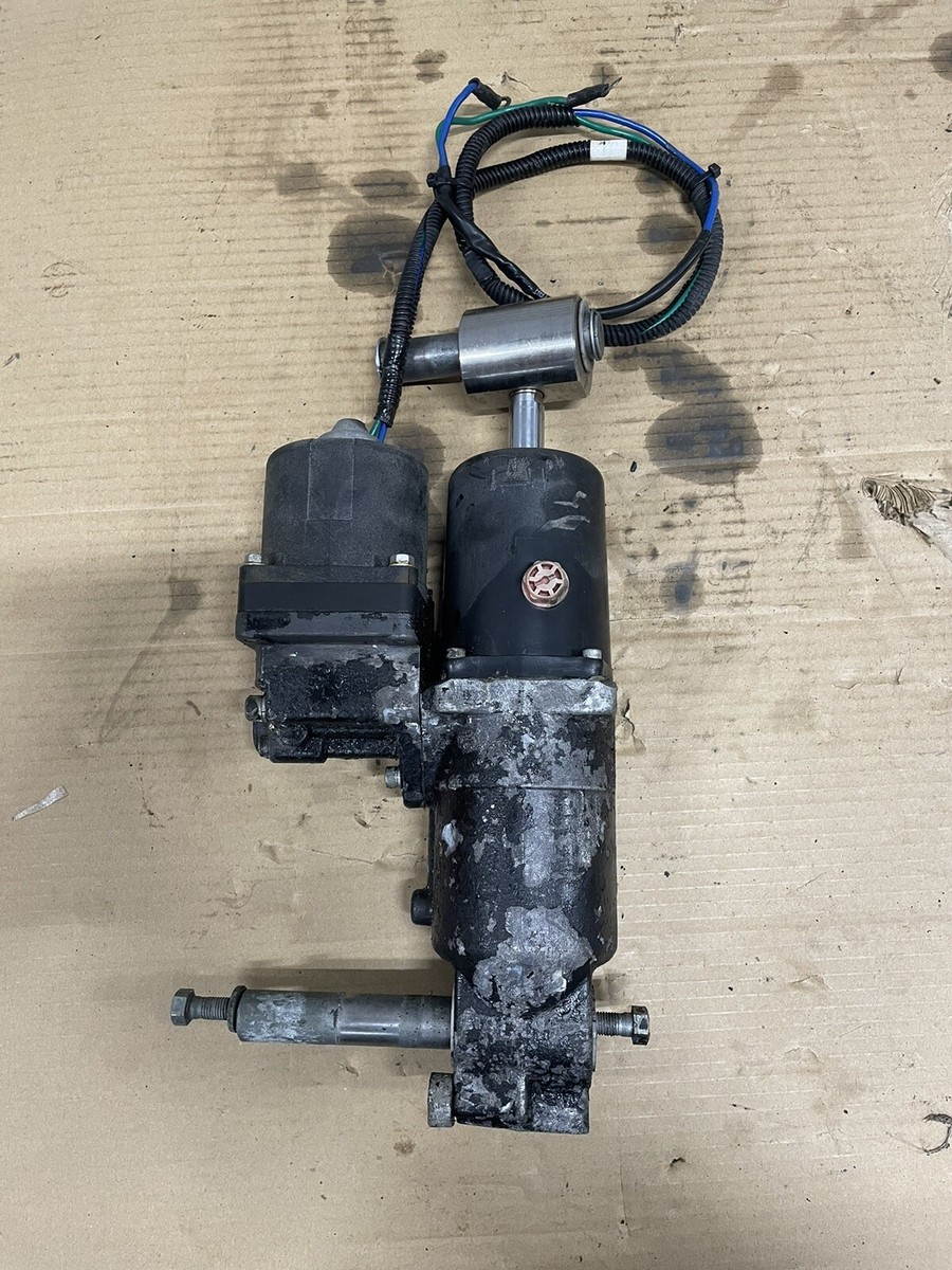 Suzuki 90 115 HP DF90 DF115 Outboard Power Trim & Tilt Unit Suzuki 90 115 HP DF90 DF115 Outboard Power Trim & Tilt Unit