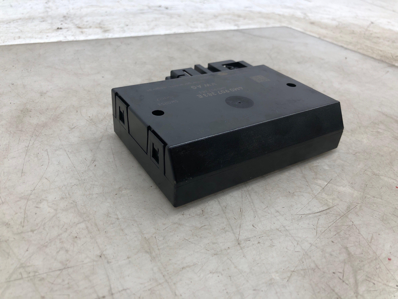 2014-2020 BENTLEY BENTATGA OEM TRAILER DETECTION CONTROL MODULE UNIT 4M0907383