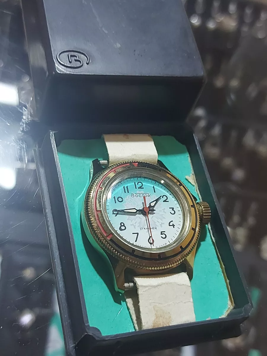 New Old Stock VOSTOK 17 Jewels Cal.2409 Snowflake Waterproof Watch