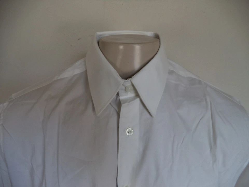 Camisa elástica de estructura blanca para hombre. L (16 - 16 1/2). 97% algodón/3% spandex. Foto 3 de 4