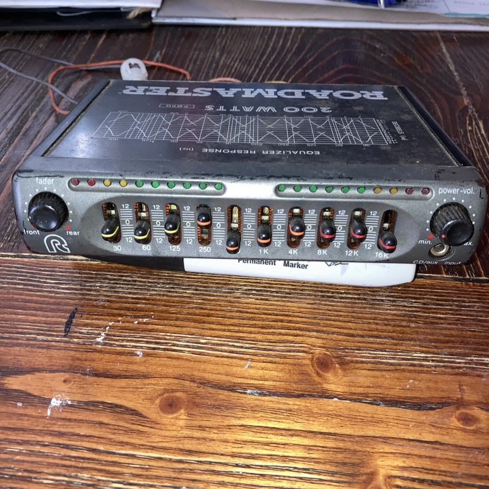 ROADMASTER EA1000 200 Watt Amplifier Equalizer w/Fader Control (see details) - Image 2 of 4