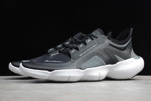 nike free run shield men's