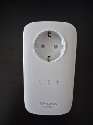 TP-Link AV1200 3-Port Gigabit Passthough Powerline Adapter TL-PA8030P Ver. 1.0