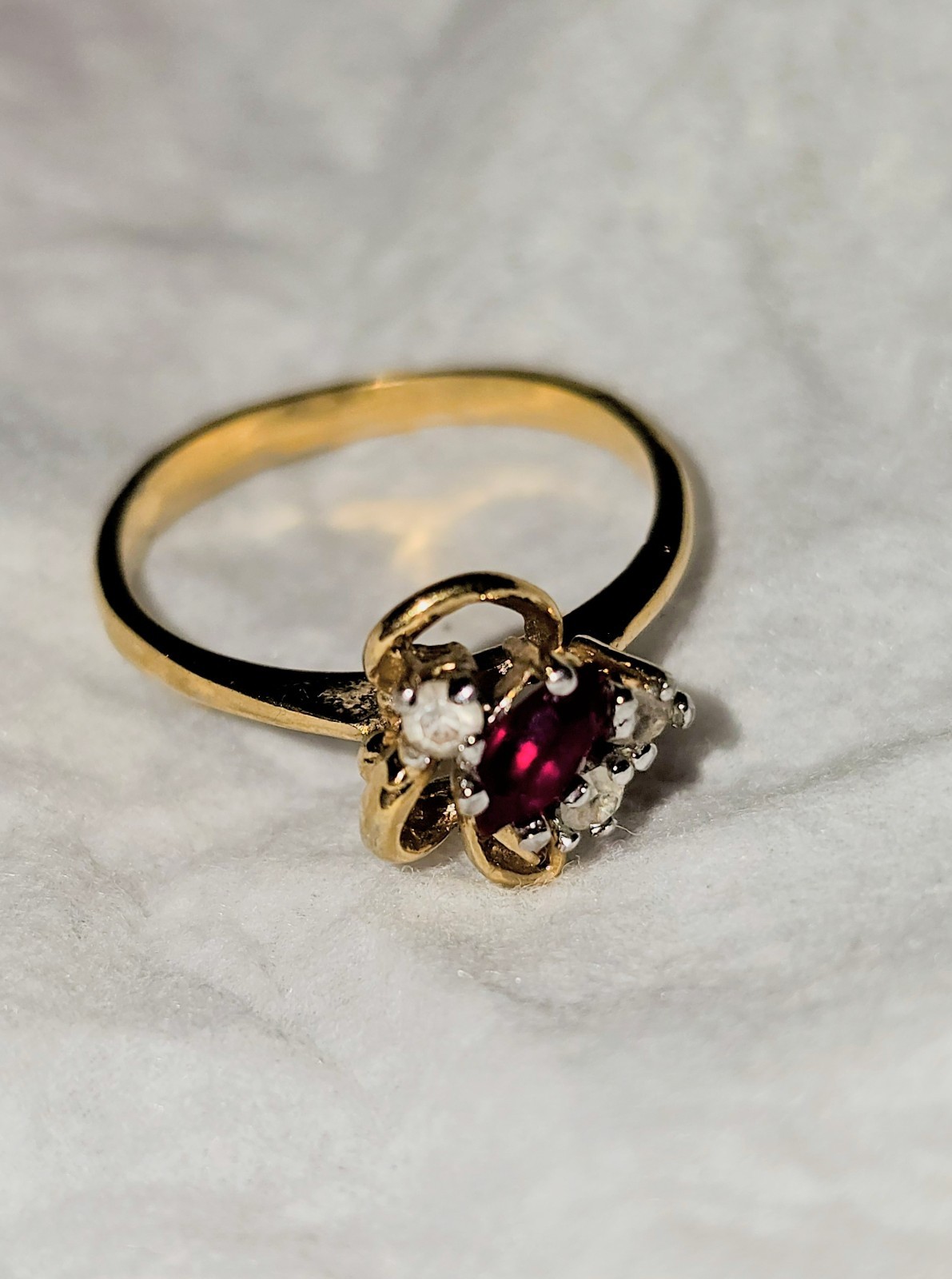 Small gold plated ring with artificial ruby and d… - image 4