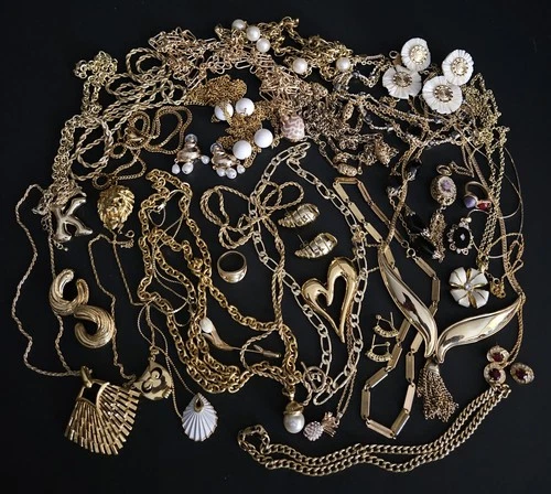 Gold Tone Jewelry Lot Vintage To Contemporary 33 Pieces NO JUNK!
