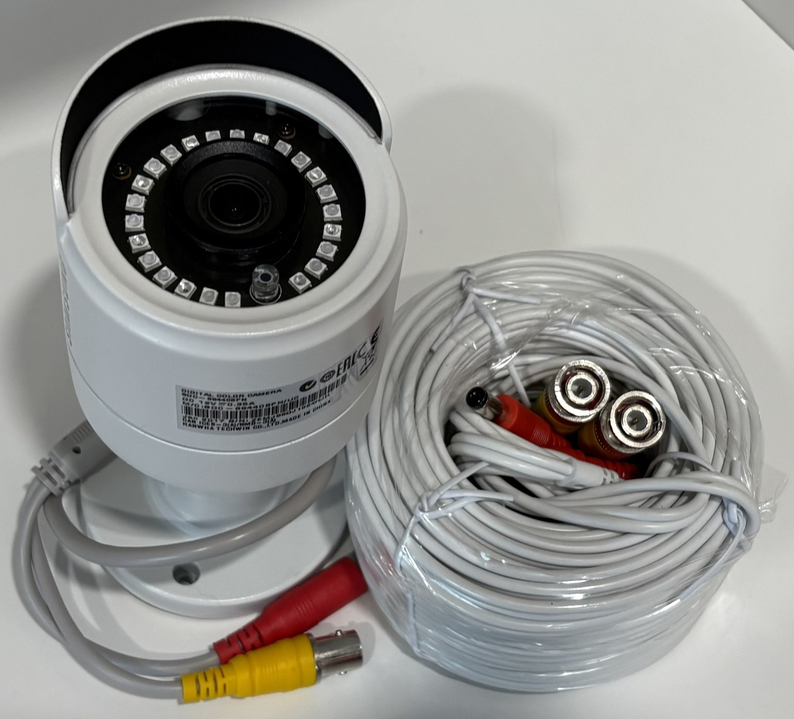 Samsung SDC-89440BFN Weatherproof Color Security Camera with Cable