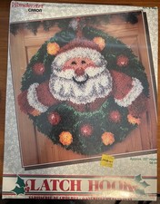 Caron Wonderart Christmas Holiday Santa Wreath Latchhook 4681 SEALED