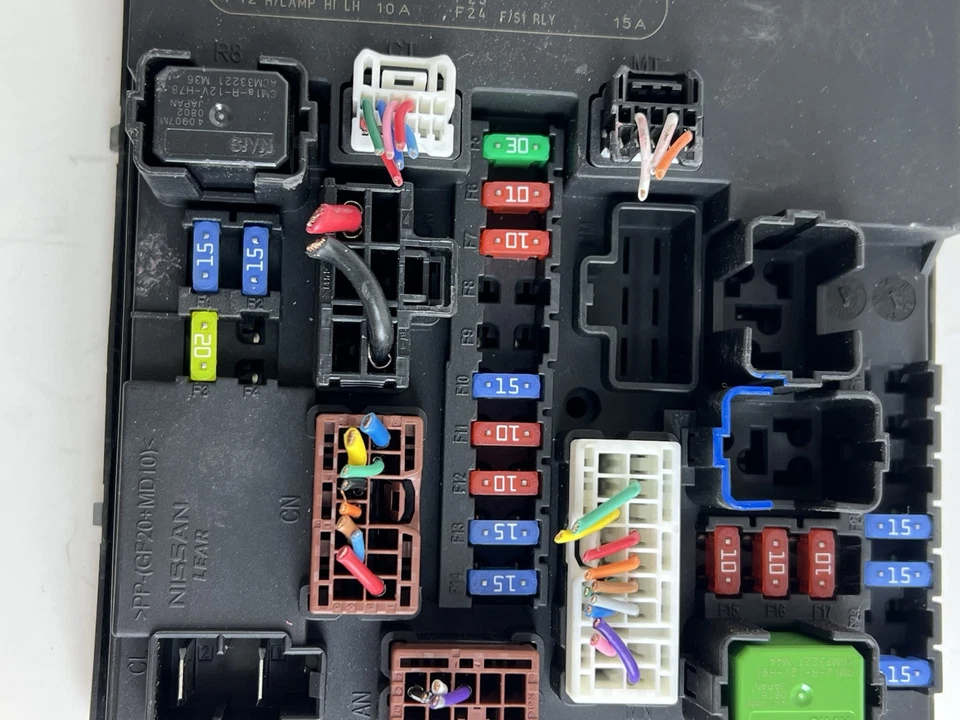 Nissan LEAF IPDM 2015 módulo de distribución de energía inteligente 284B79Rb3A OEM Foto 2 de 4