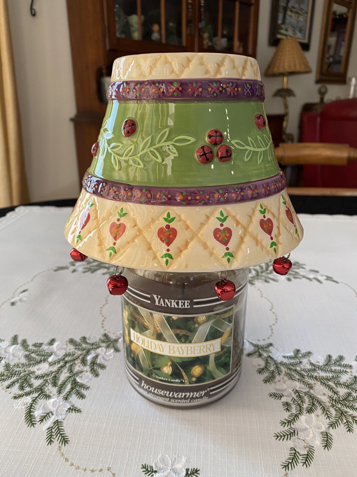 YANKEE CANDLE CHRISTMAS JINGLE BELLS & HEARTS CANDLE SHADE TOPPER RED