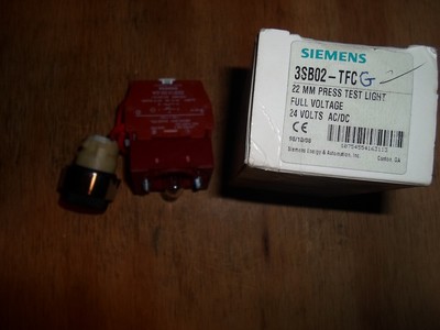 SIEMENS 3SB02-TFC GREEN PRESS TEST LIGHT (NEW IN BOX)