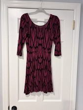 Express Magenta Black Print Fit & Flare Dress Medium Scoop Neck 3/4 Sleeve