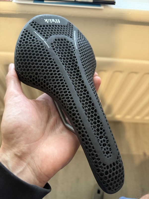 Fizik Vento Antares R3 Adaptive Saddle 140mm 3D Printed – Black – Very Good