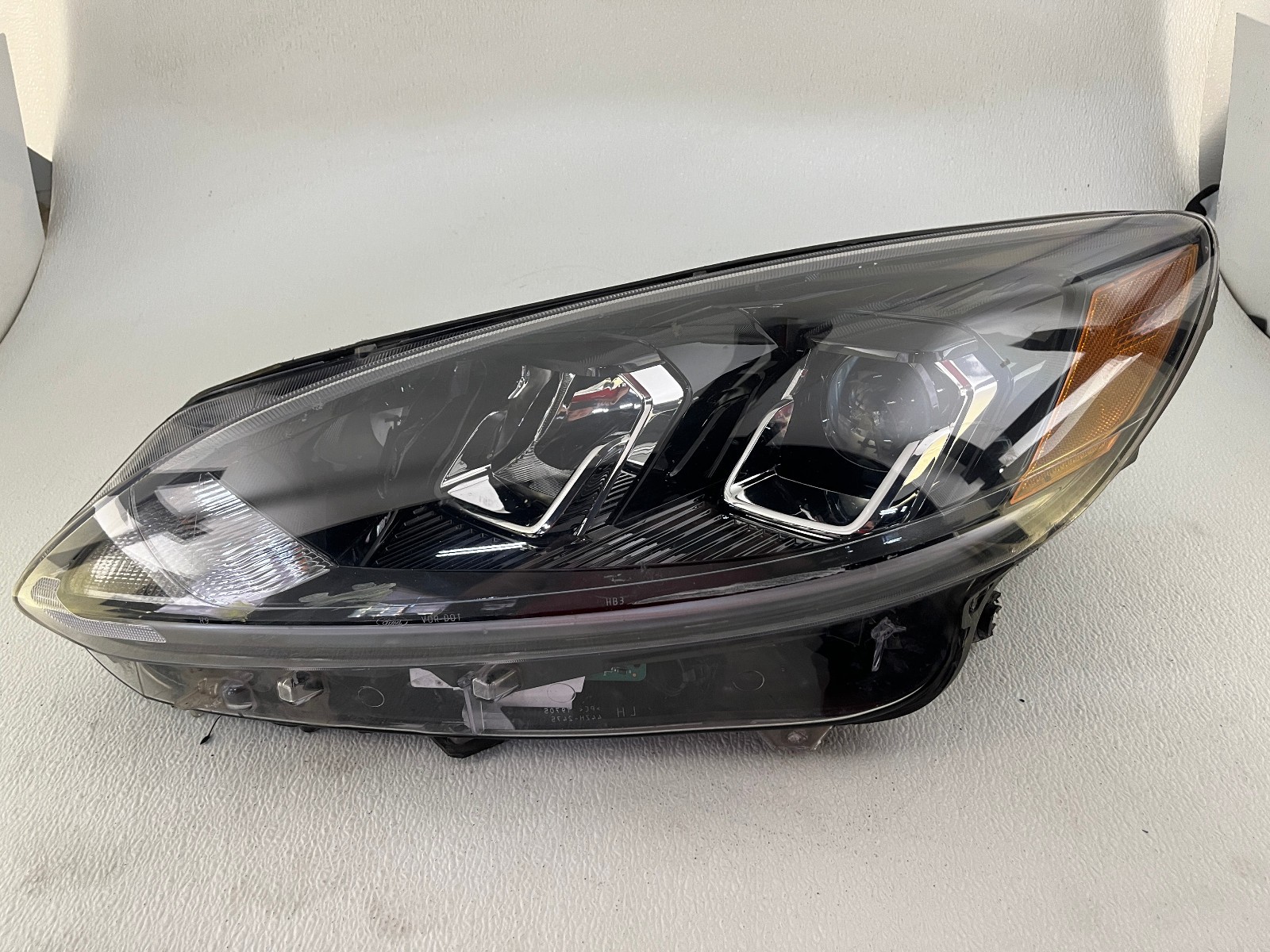 OEM | 2020-2022 Ford Escape Halogen Headlight (Left,Driver)