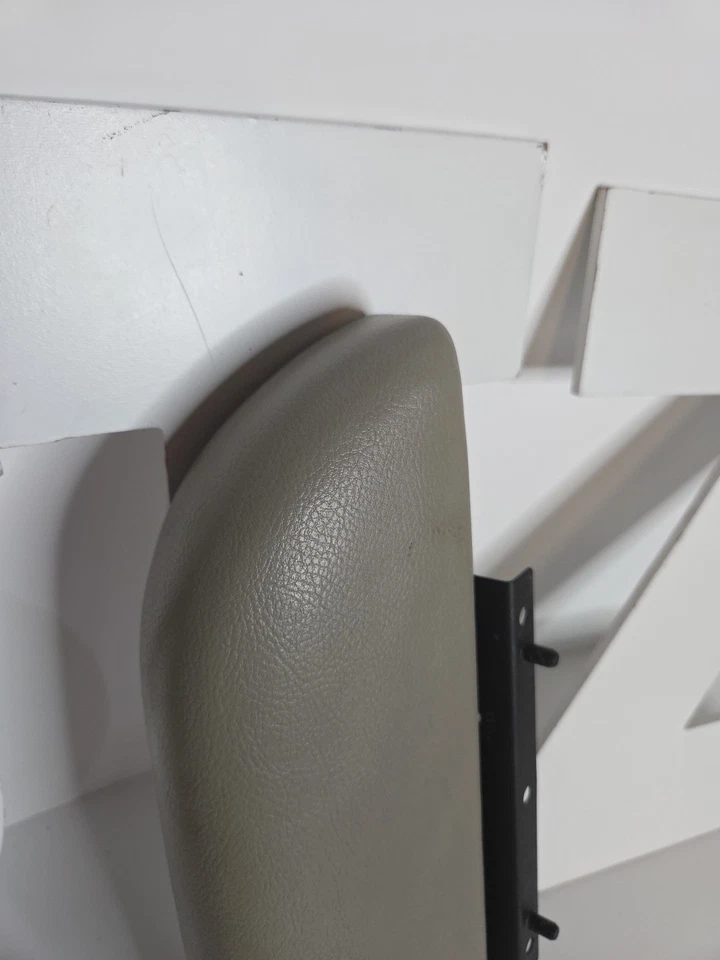 03-11 Lincoln Town Car PASSENGER Door Arm Rest ARMREST STORAGE LID Light Beige Foto 2 de 4