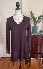 NWT APT. 9 Women  s Long Sleeve V Neck Sharkbite Lightweight Sweater Size S