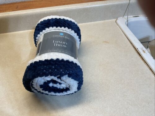 Comfort Bay Luxury Throw Blanket Home Decor NWT