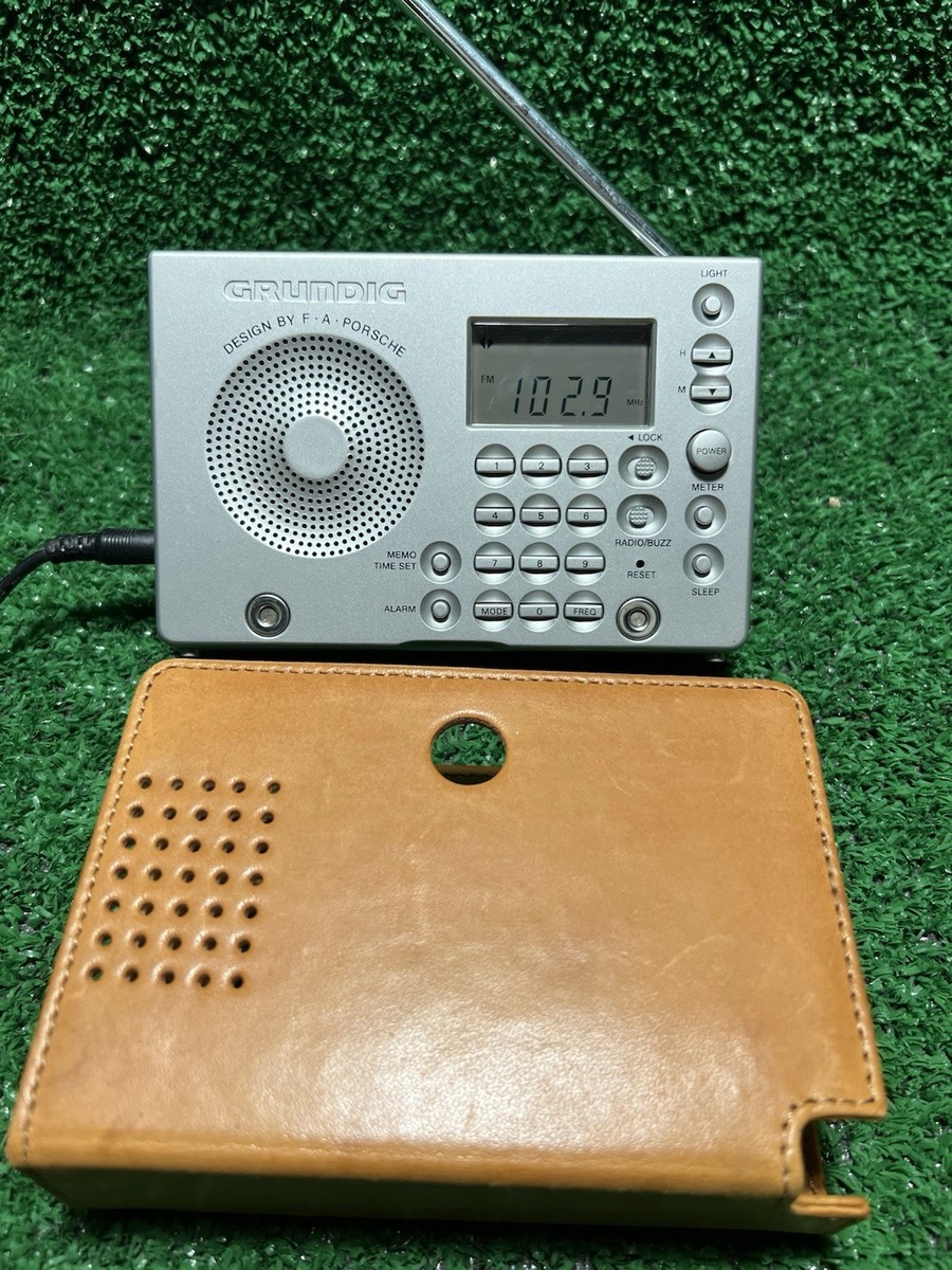 Grundig Yacht Boy World Receiver YB-P2000 Design By F.A.