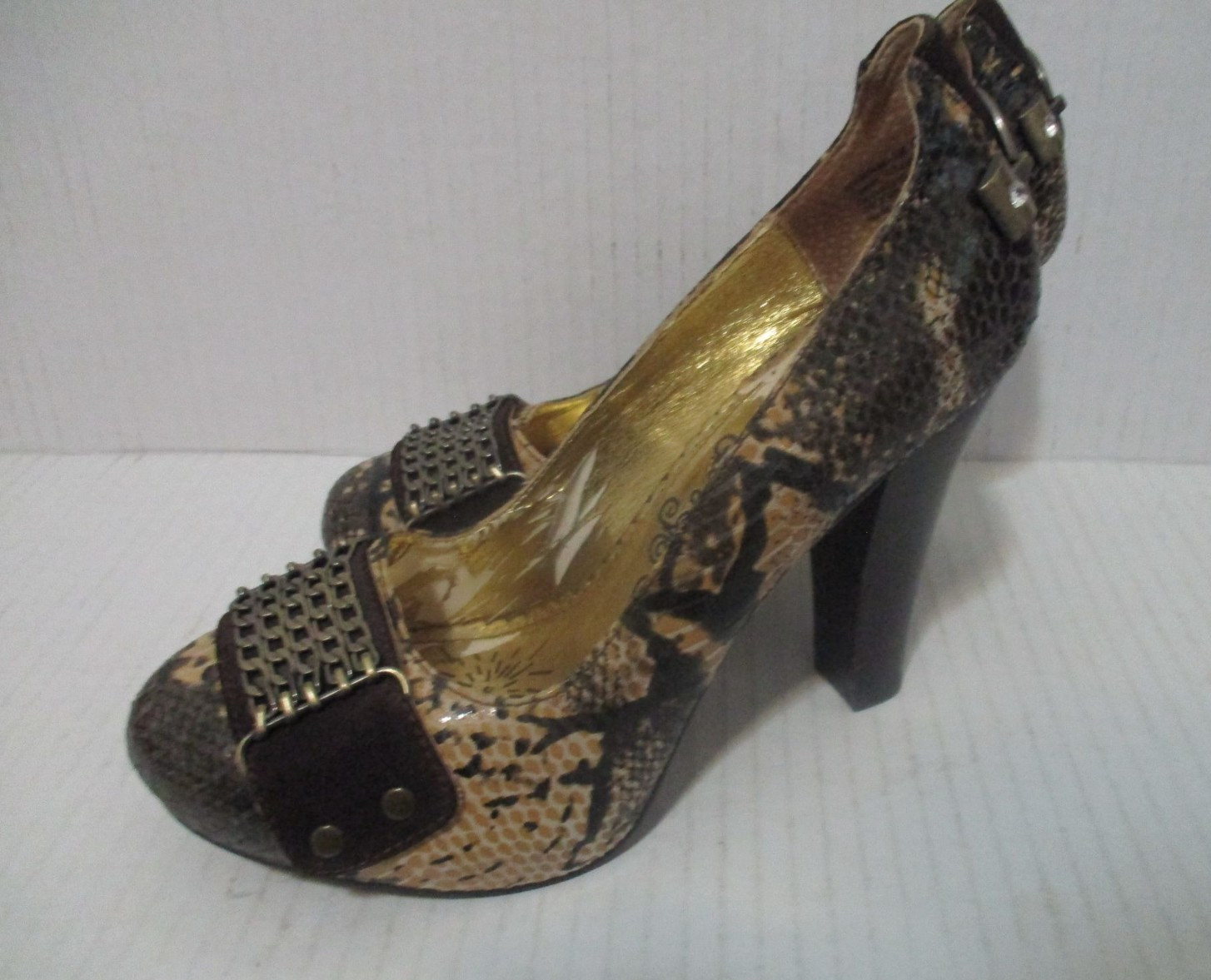 Edgy Naughty Monkey Brown Python Pumps - Size 8 - image 6