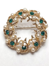 Vintage Faux Pearl  Green Rhinestone Wreath Brooch Gold Tone Accent Pin