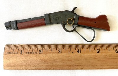 Wanted Dead or Alive - Miniature Toy Rifle   Mare's Laig - Marx - Vintage 1960 s