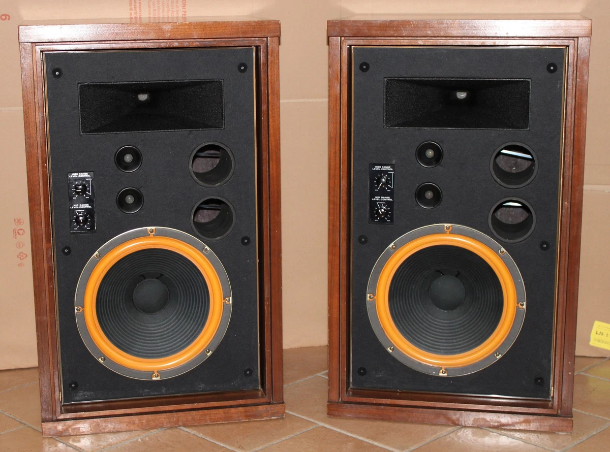 2 Enceintes Akai Vintage 200W – 18" Woofer, 8 Ohms, Made In Japan