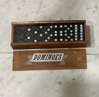 Hey! Play! M370001 28 Double Dominoes with Center Pin in Wood Case - White/Black
