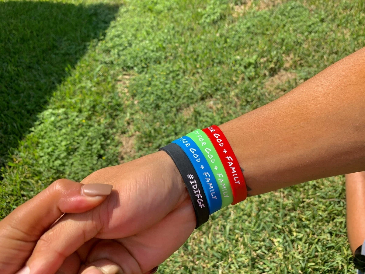 Aggregate more than 80 green rubber bracelet best ceg.edu.vn