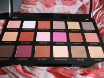 REVOLUTION PRO Lidschattenpalette - REGENERATION ENTRANCED ~ Neu. ~