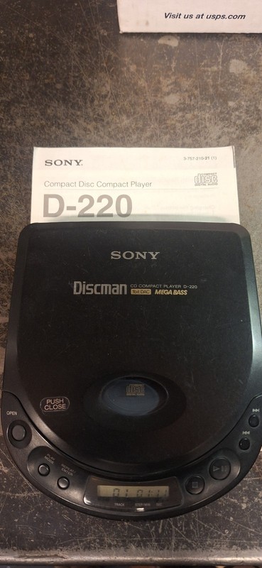 Sony Discman Mega Bass D-220 Compact Disc Player Tested & Works