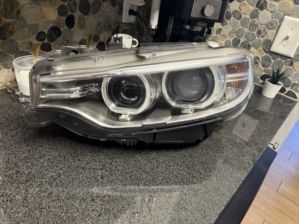 2014-2017  BMW F32 OEM Headlight (Driver Side) Works Perfectly Fine - Image 3 of 4